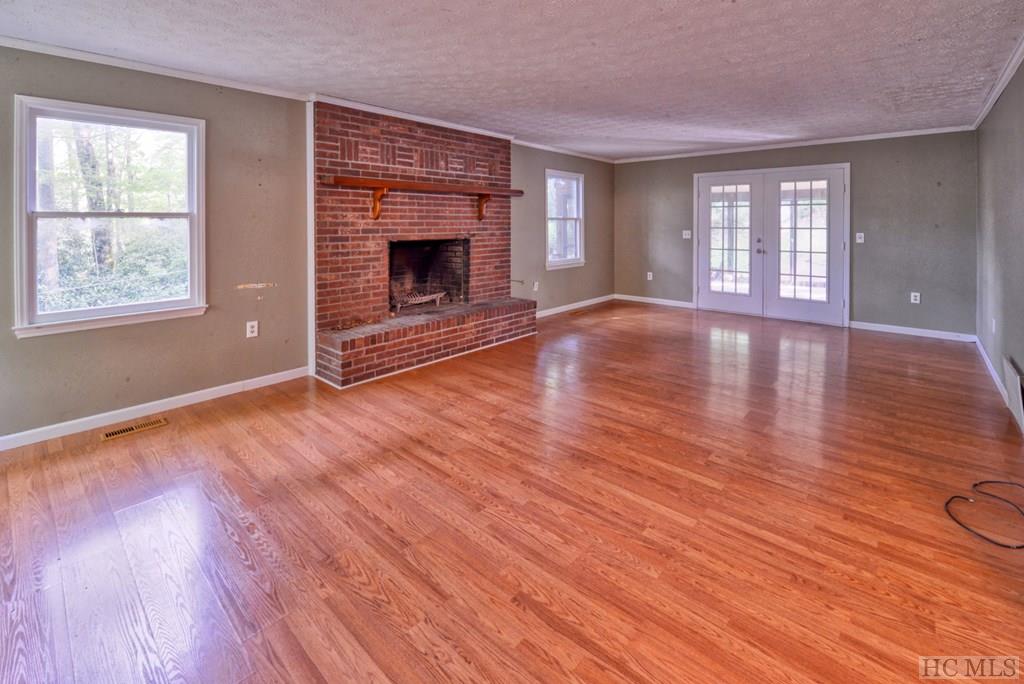 36 Laurel Heights Road Highlands, NC 28741 - Photo 2 of 20 Gallery Image 2