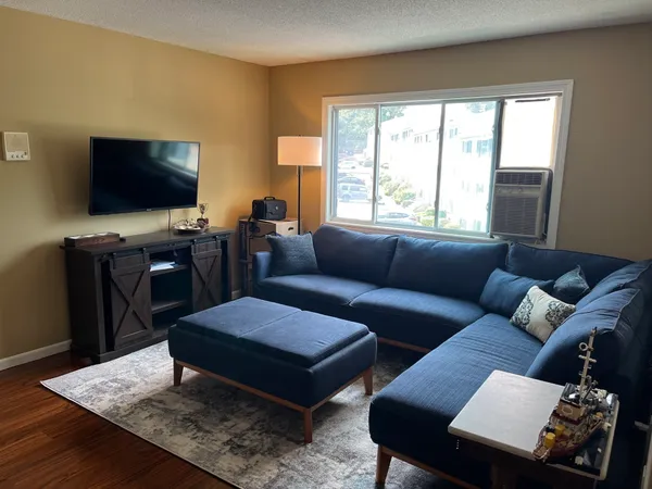 $1,700 | 5455 North Main Street, Unit 17E, Fall River, MA 02720