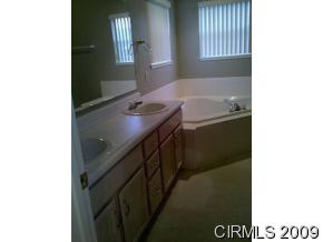 933 East Center Road Kokomo, IN 46902 - Photo 7 of 12