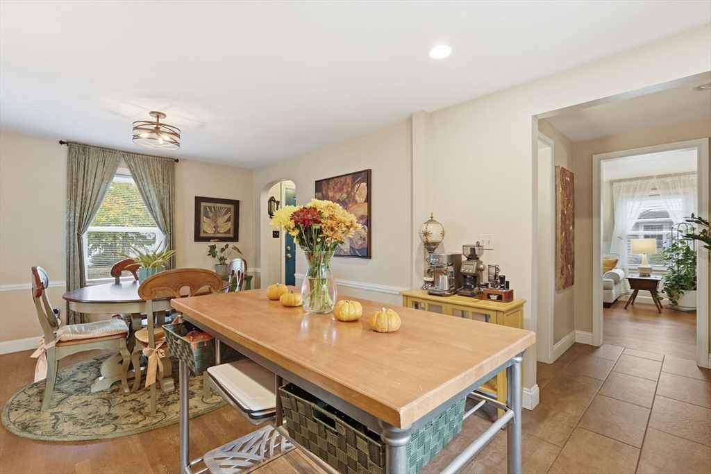32 Pennsylvania Avenue Springfield, MA 01118 - Photo 17 of 41 a living room with dining table
