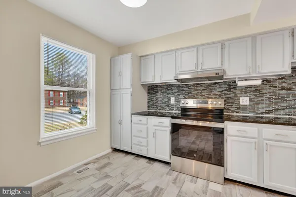 $2,950 | 6427 Old Scotts Court, Springfield, VA 22152