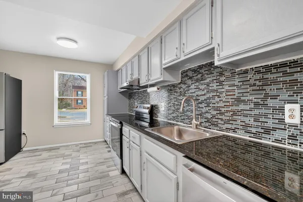 $2,950 | 6427 Old Scotts Court, Springfield, VA 22152