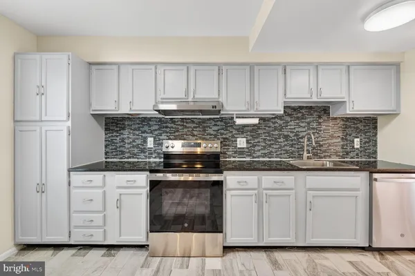 $2,950 | 6427 Old Scotts Court, Springfield, VA 22152