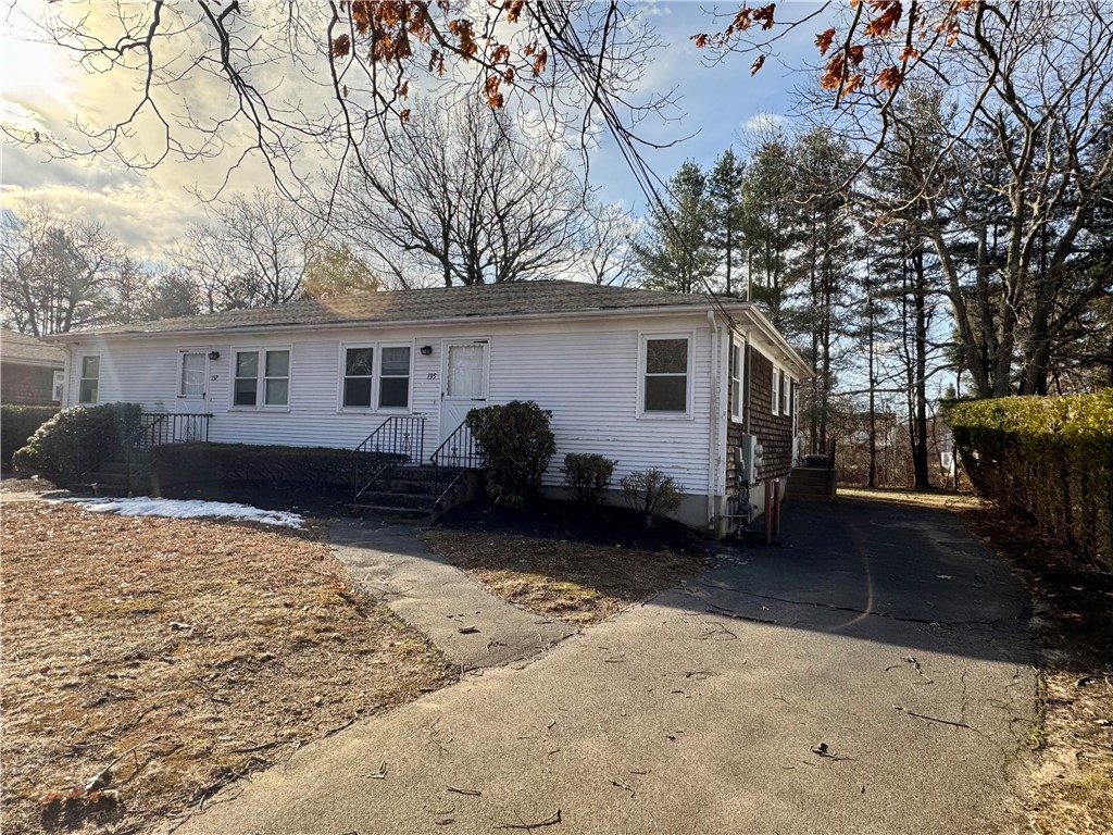 135 Rounds Avenue East Providence, RI 02915 - Photo 1 of 19