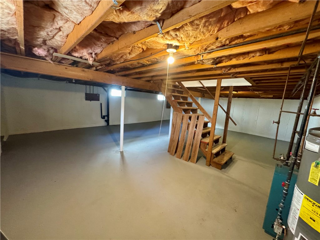 135 Rounds Avenue East Providence, RI 02915 - Photo 15 of 19