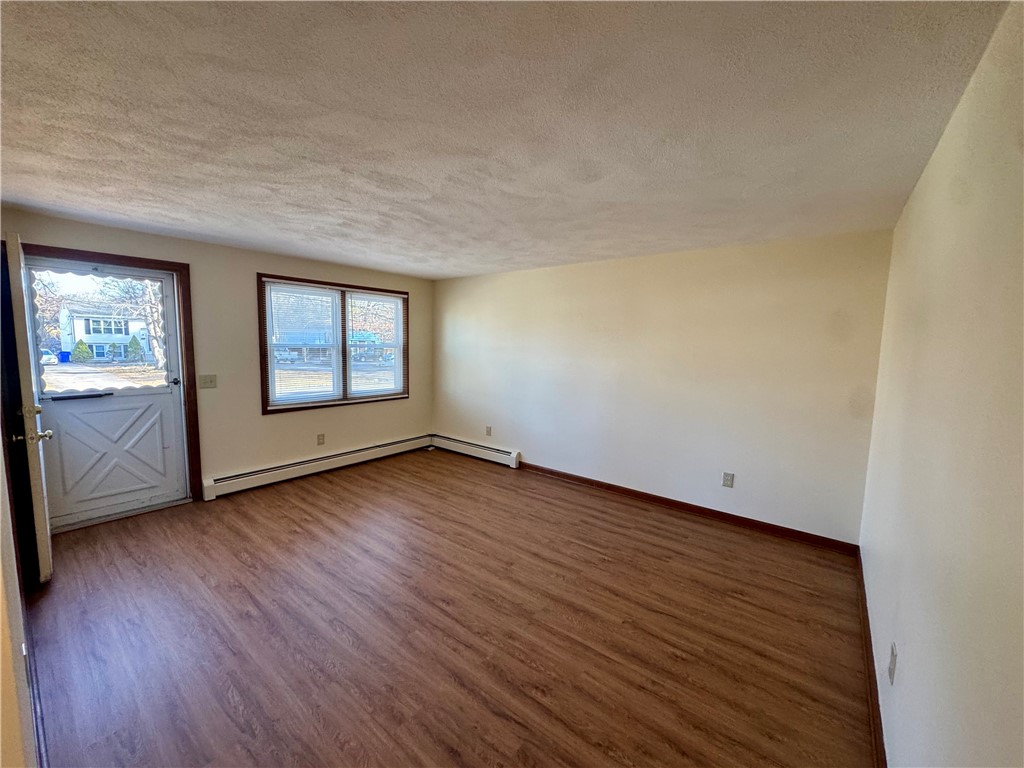 135 Rounds Avenue East Providence, RI 02915 - Photo 3 of 19