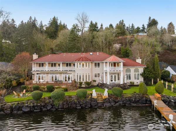 $5,488,640 | 17765 Beach Drive Northeast, Lake Forest Park, WA 98155