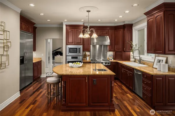 $5,488,640 | 17765 Beach Drive Northeast, Lake Forest Park, WA 98155