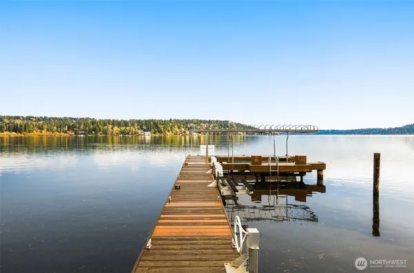 $5,488,640 | 17765 Beach Drive Northeast, Lake Forest Park, WA 98155