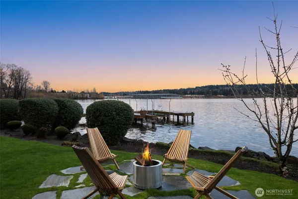 $5,488,640 | 17765 Beach Drive Northeast, Lake Forest Park, WA 98155