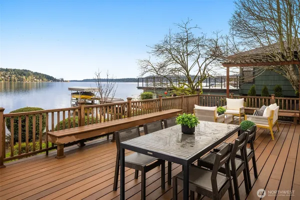 $5,488,640 | 17765 Beach Drive Northeast, Lake Forest Park, WA 98155