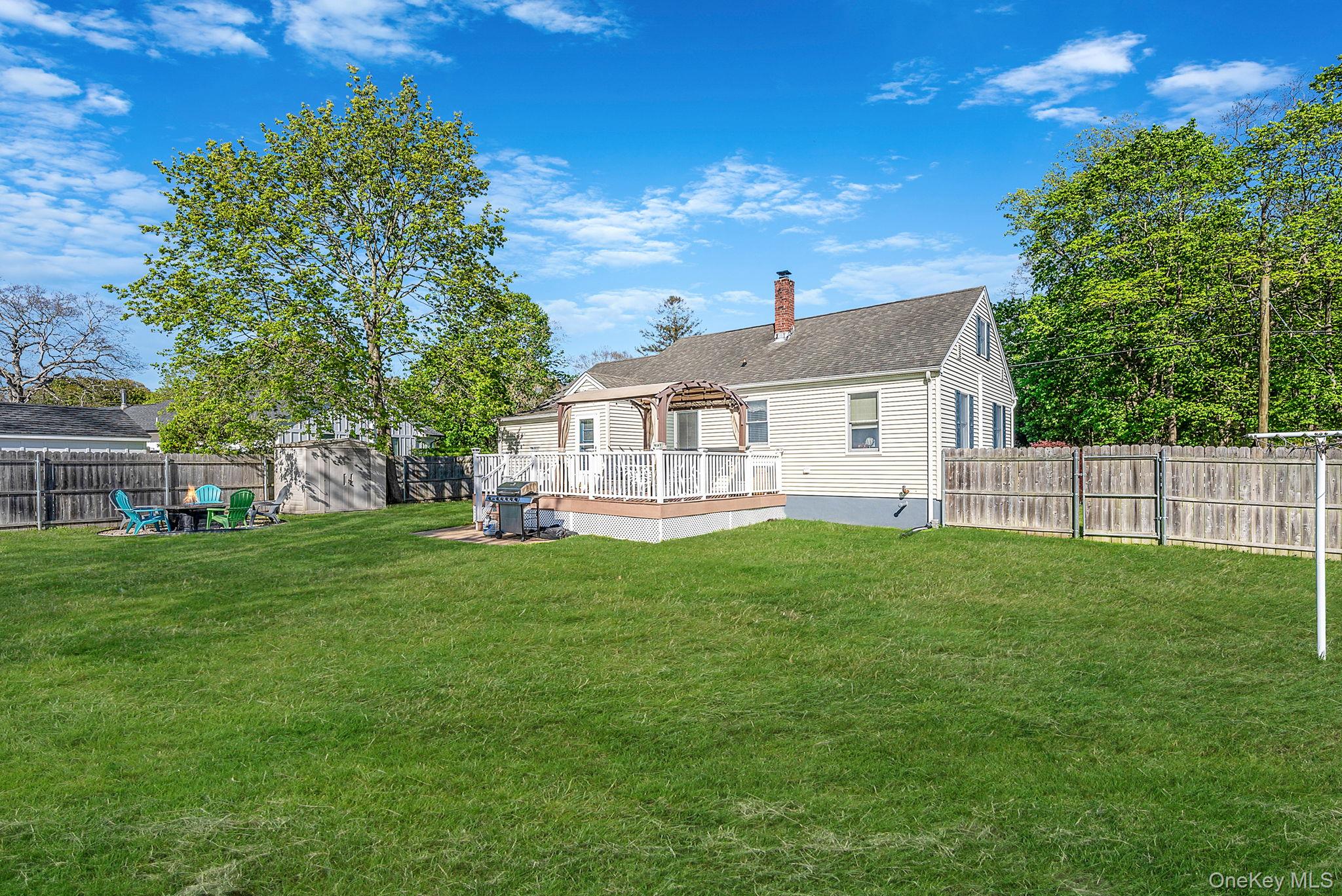 66 Hedge Road East Patchogue, NY 11772 - Photo 12 of 32