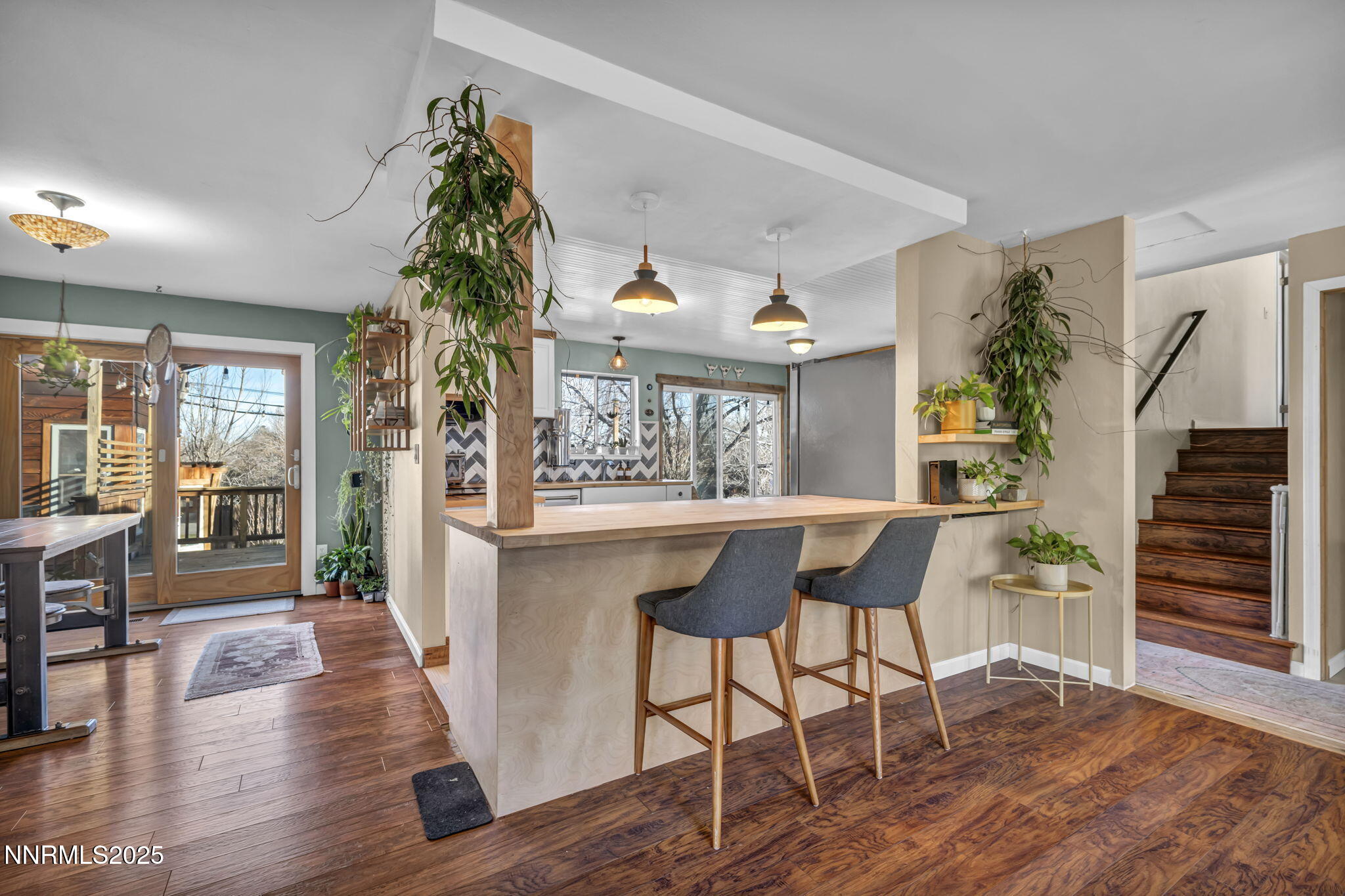 1100 Mission Circle Reno, NV 89503 - Photo 12 of 61 a living room with furniture and a wooden floor