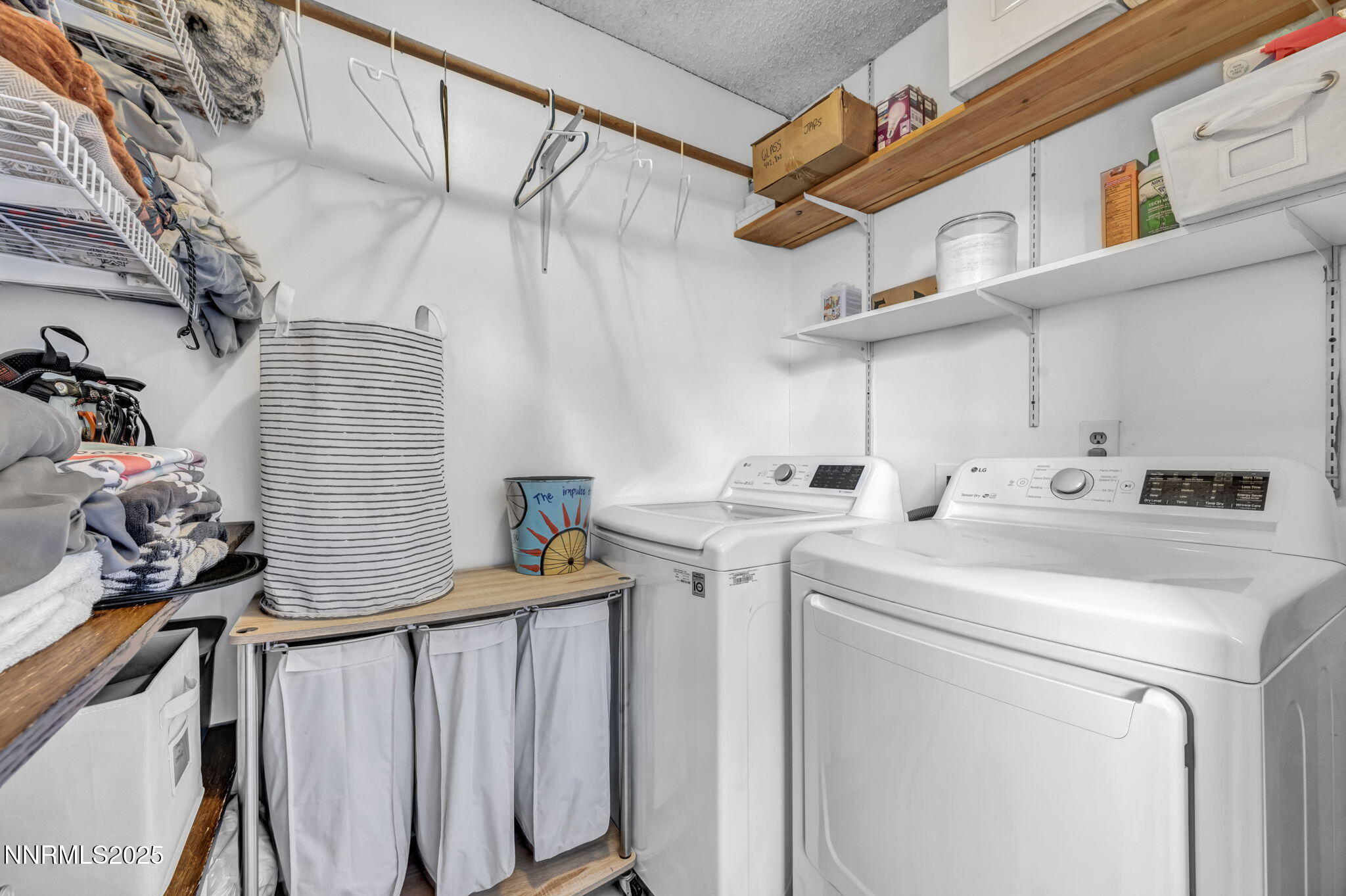 1100 Mission Circle Reno, NV 89503 - Photo 37 of 61 a utility room with dryer and washer