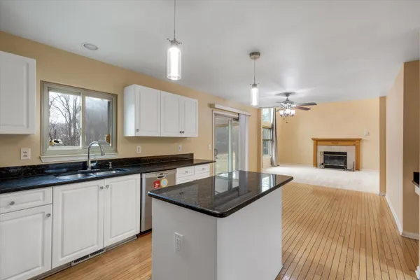 $480,000 | 24403 Elmhurst Avenue, Farmington Hills, MI 48336