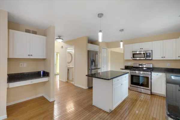 $480,000 | 24403 Elmhurst Avenue, Farmington Hills, MI 48336