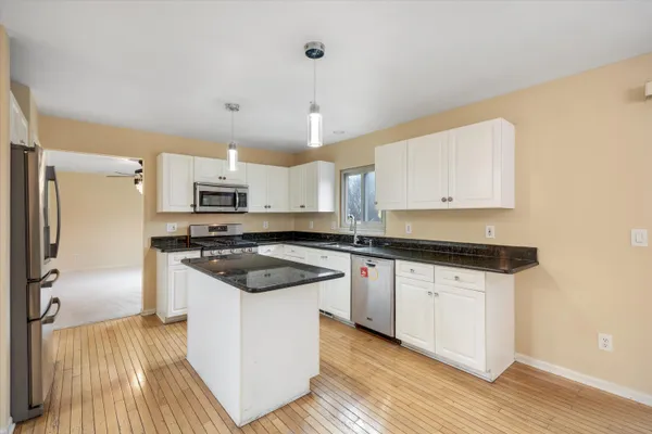 $480,000 | 24403 Elmhurst Avenue, Farmington Hills, MI 48336