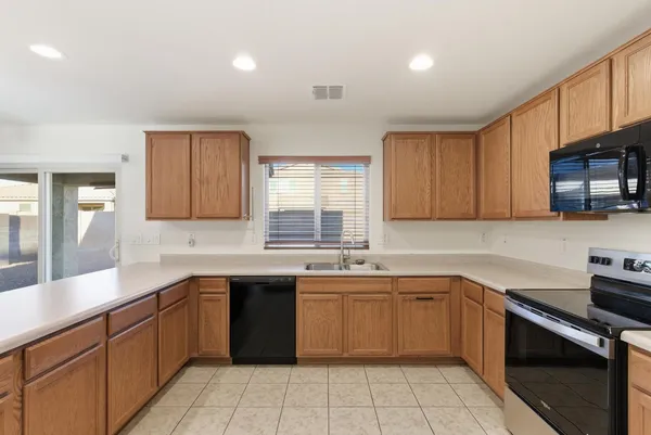 $2,400 | 4119 South 186th Avenue, Goodyear, AZ 85338