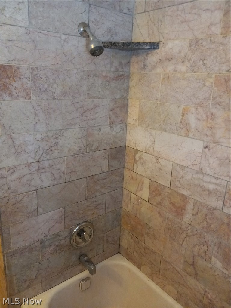 27291 Highland Road Cleveland, OH 44143 - Photo 15 of 35