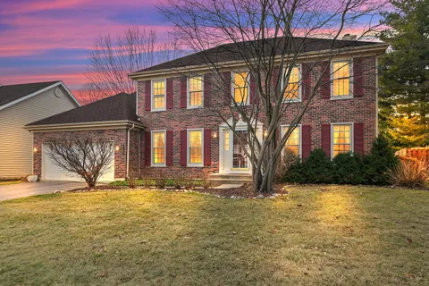 $450,000 | 1200 Deep Woods Drive, Elgin, IL 60120