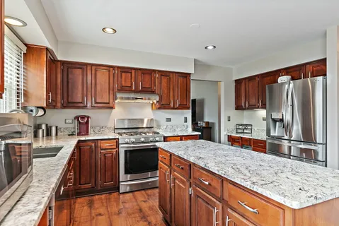 $450,000 | 1200 Deep Woods Drive, Elgin, IL 60120