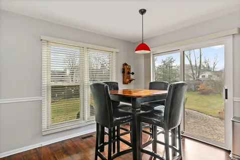 $450,000 | 1200 Deep Woods Drive, Elgin, IL 60120