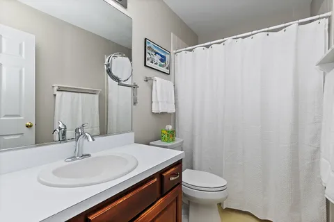 $450,000 | 1200 Deep Woods Drive, Elgin, IL 60120