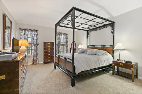 $450,000 | 1200 Deep Woods Drive, Elgin, IL 60120