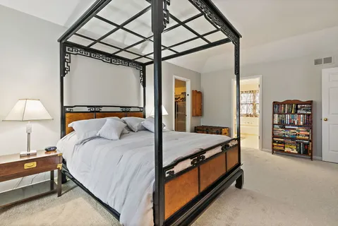 $450,000 | 1200 Deep Woods Drive, Elgin, IL 60120