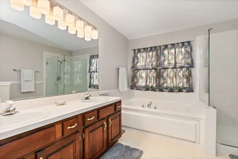 $450,000 | 1200 Deep Woods Drive, Elgin, IL 60120