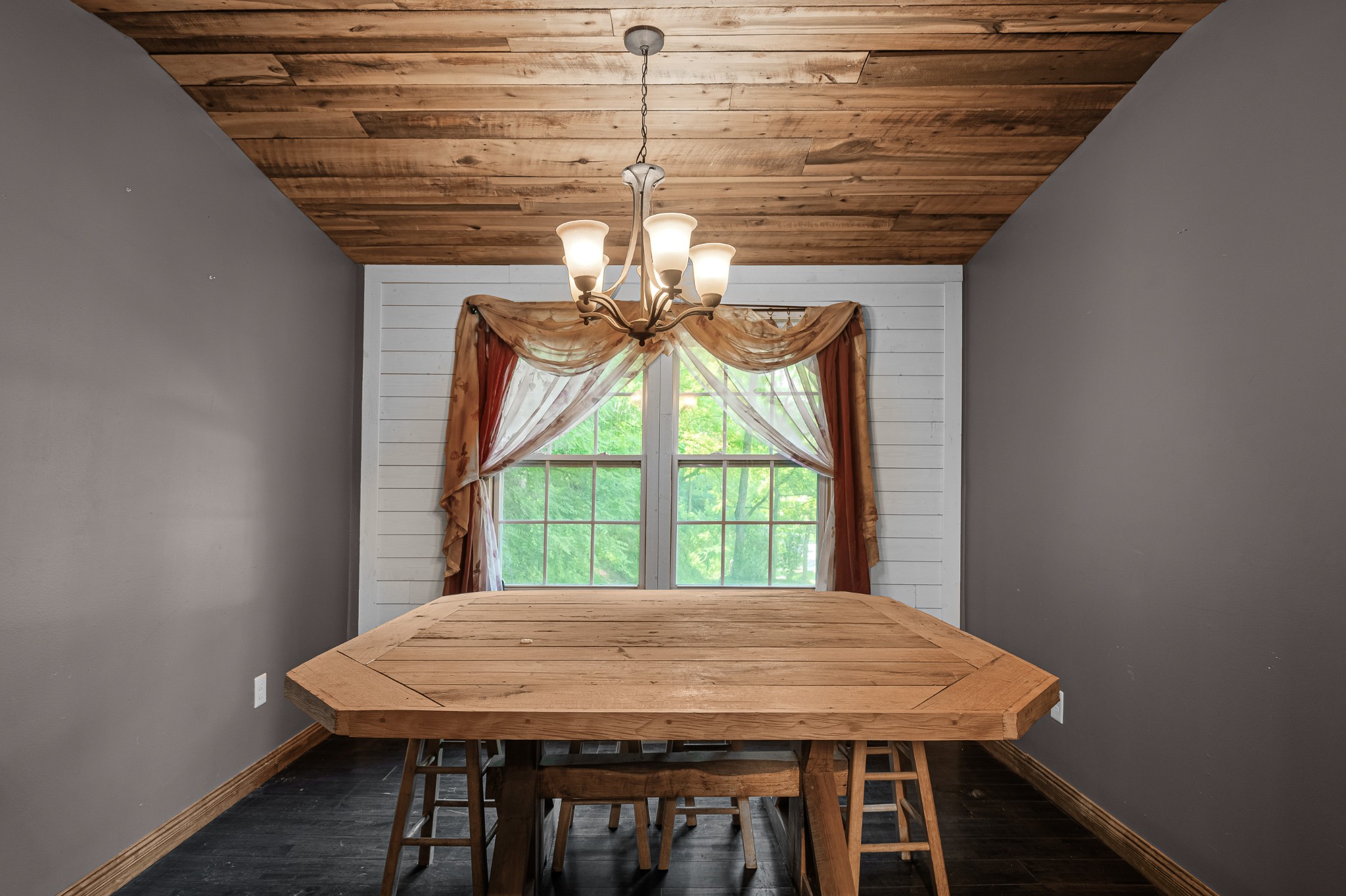 3671 Raleigh Beard Road Santa Fe, TN 38482 - Photo 13 of 32 a dining room with a table and chairs