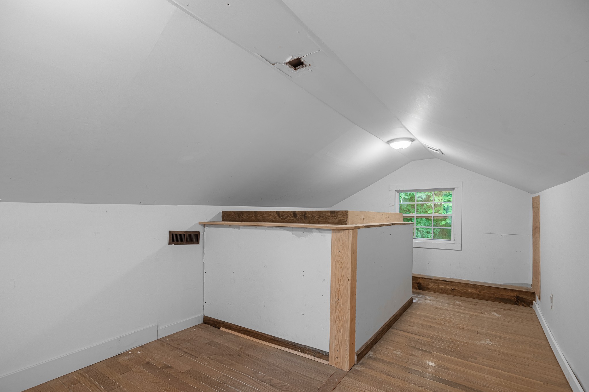 3671 Raleigh Beard Road Santa Fe, TN 38482 - Photo 27 of 32 a view of a hallway with wooden floor and closet
