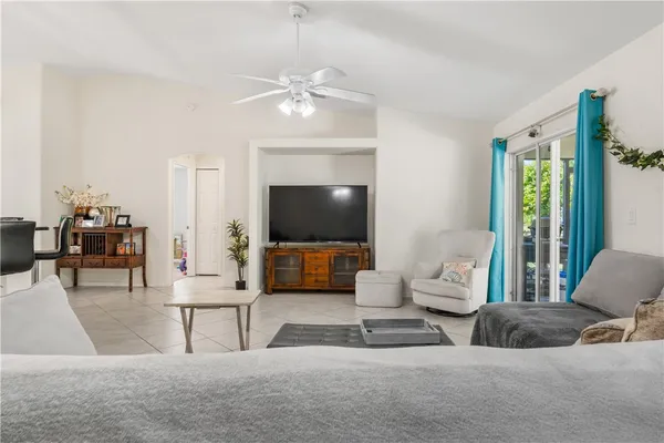 $474,400 | 3660 2nd Street Southwest, Vero Beach, FL 32968