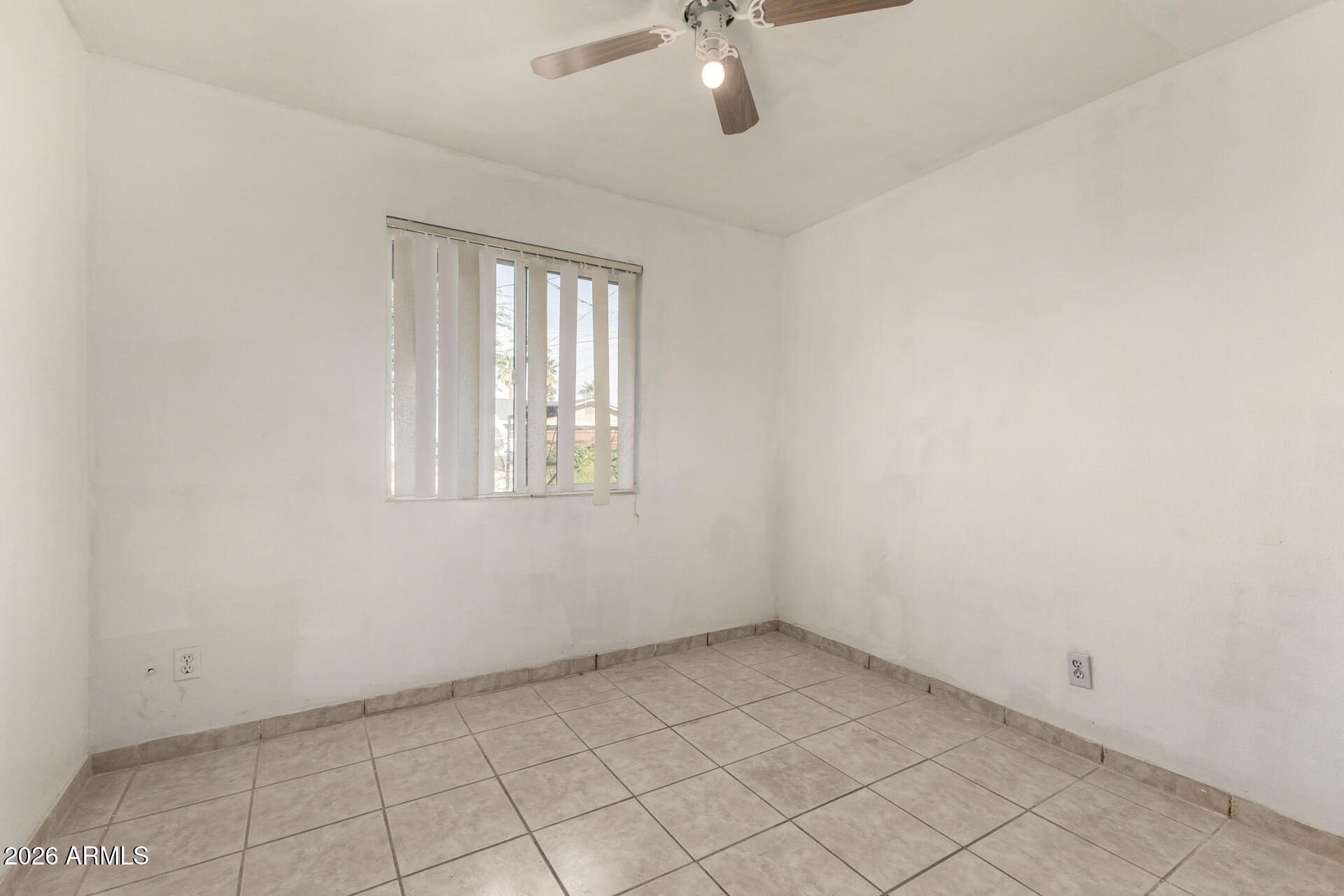 463 South Daley Mesa, AZ 85204 - Photo 15 of 28 an empty room with windows and fan