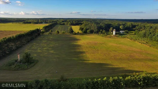 $775,000 | 29224 Hawks Nest Lane, Hinckley, MN 55037