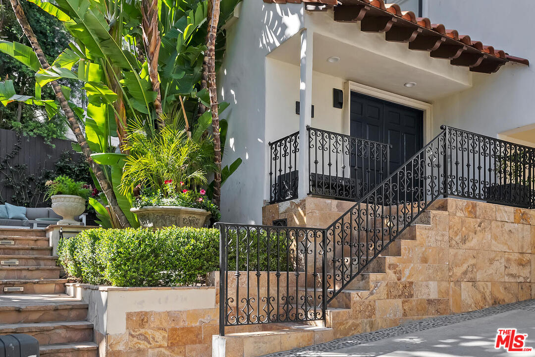 1501 North Beverly Drive Beverly Hills, CA 90210 - Photo 3 of 48