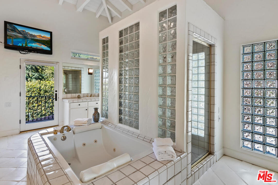 1501 North Beverly Drive Beverly Hills, CA 90210 - Photo 28 of 48