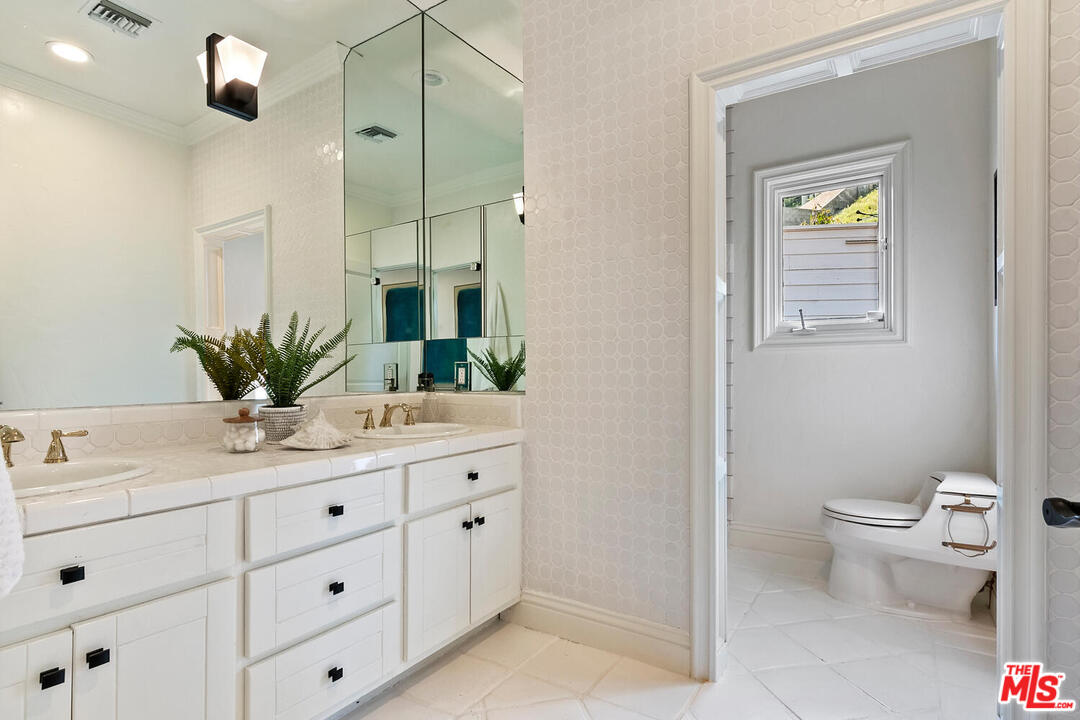 1501 North Beverly Drive Beverly Hills, CA 90210 - Photo 37 of 48