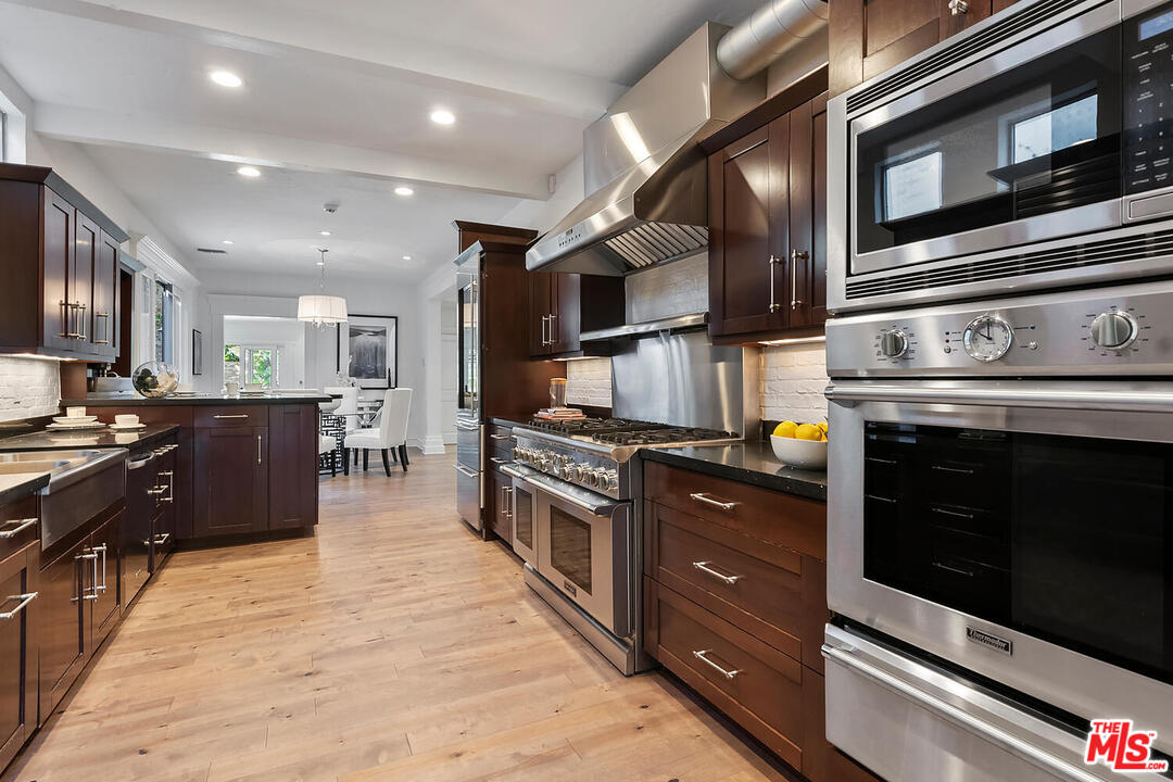 1501 North Beverly Drive Beverly Hills, CA 90210 - Photo 9 of 48