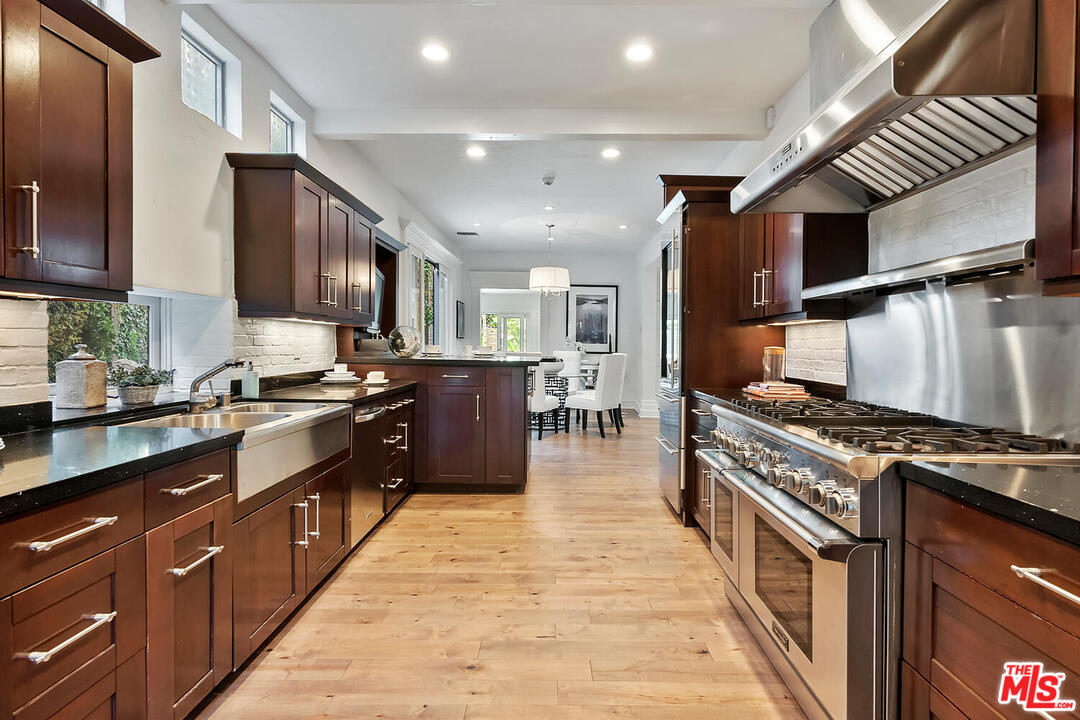 1501 North Beverly Drive Beverly Hills, CA 90210 - Photo 10 of 48