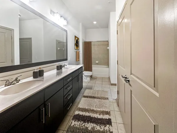 $1,920 | 306 McGowen Street, Unit 1110, Houston, TX 77006