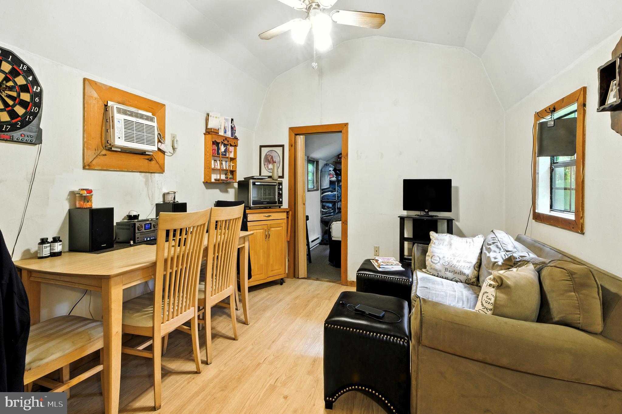 112 Hammonton Buena, NJ 08310 - Photo 10 of 34 a living room with furniture and a flat screen tv
