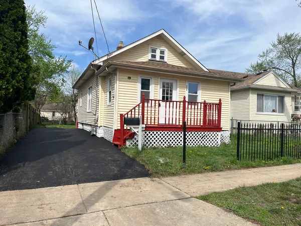 $244,900 | 226 North Ohio Street, Aurora, IL 60505