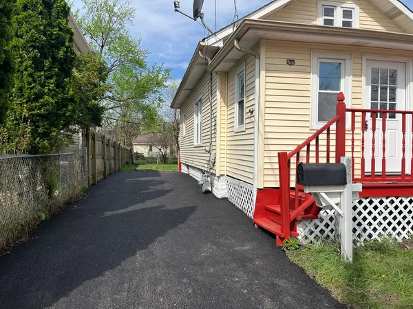 $244,900 | 226 North Ohio Street, Aurora, IL 60505