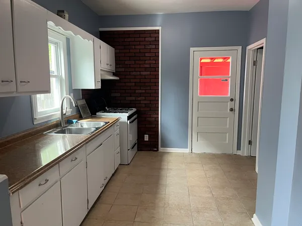 $244,900 | 226 North Ohio Street, Aurora, IL 60505