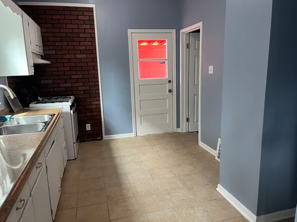 $244,900 | 226 North Ohio Street, Aurora, IL 60505