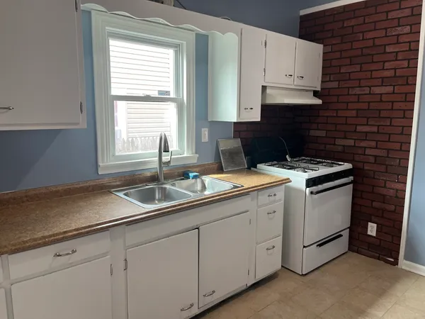 $244,900 | 226 North Ohio Street, Aurora, IL 60505