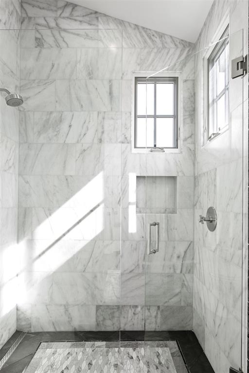 5230 Homer Street Dallas, TX 75206 - Photo 29 of 39 2nd floor primary bathroom