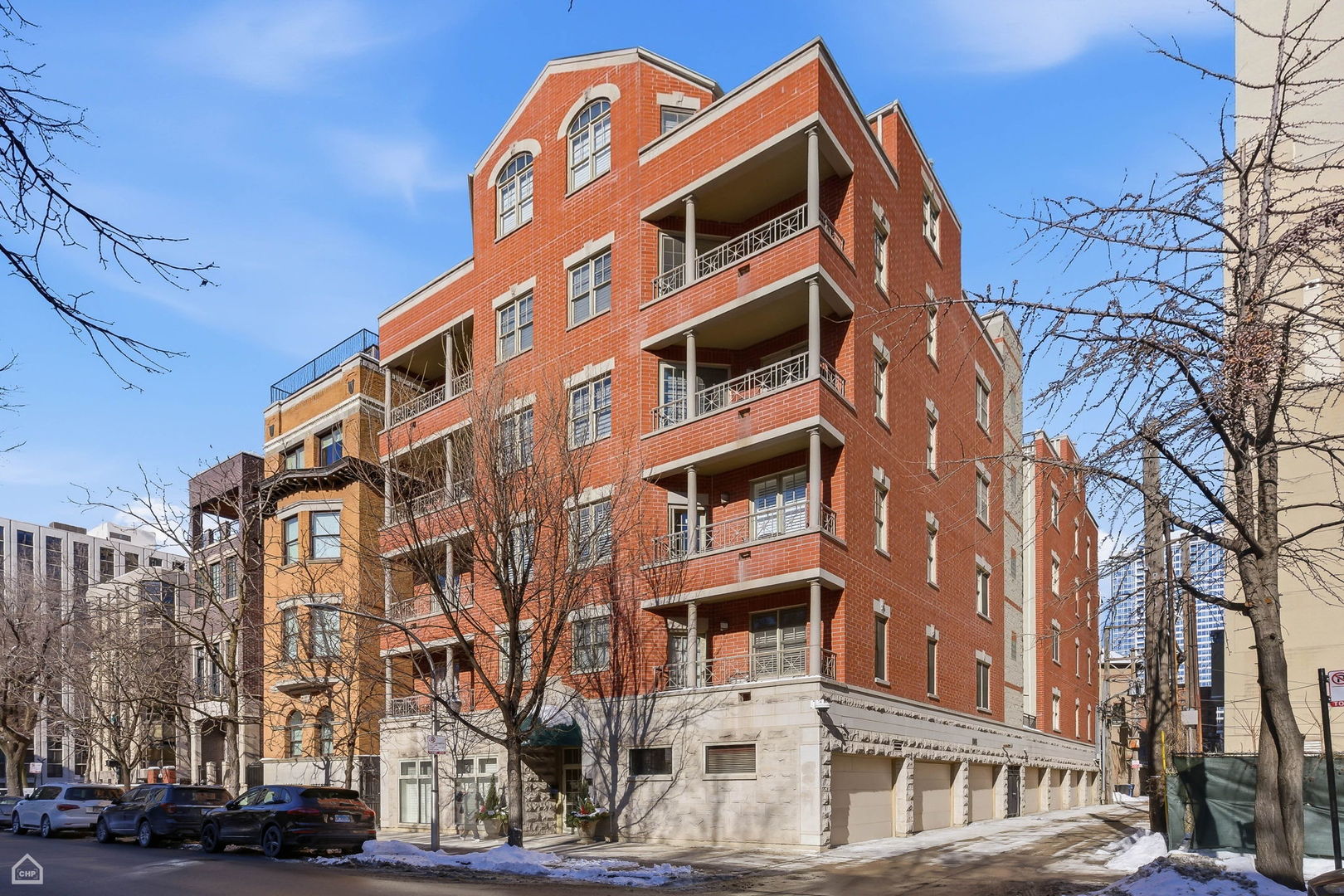 120 West Oak Street, Unit 4D Chicago, IL 60610 - Photo 1 of 18 a front view of a building