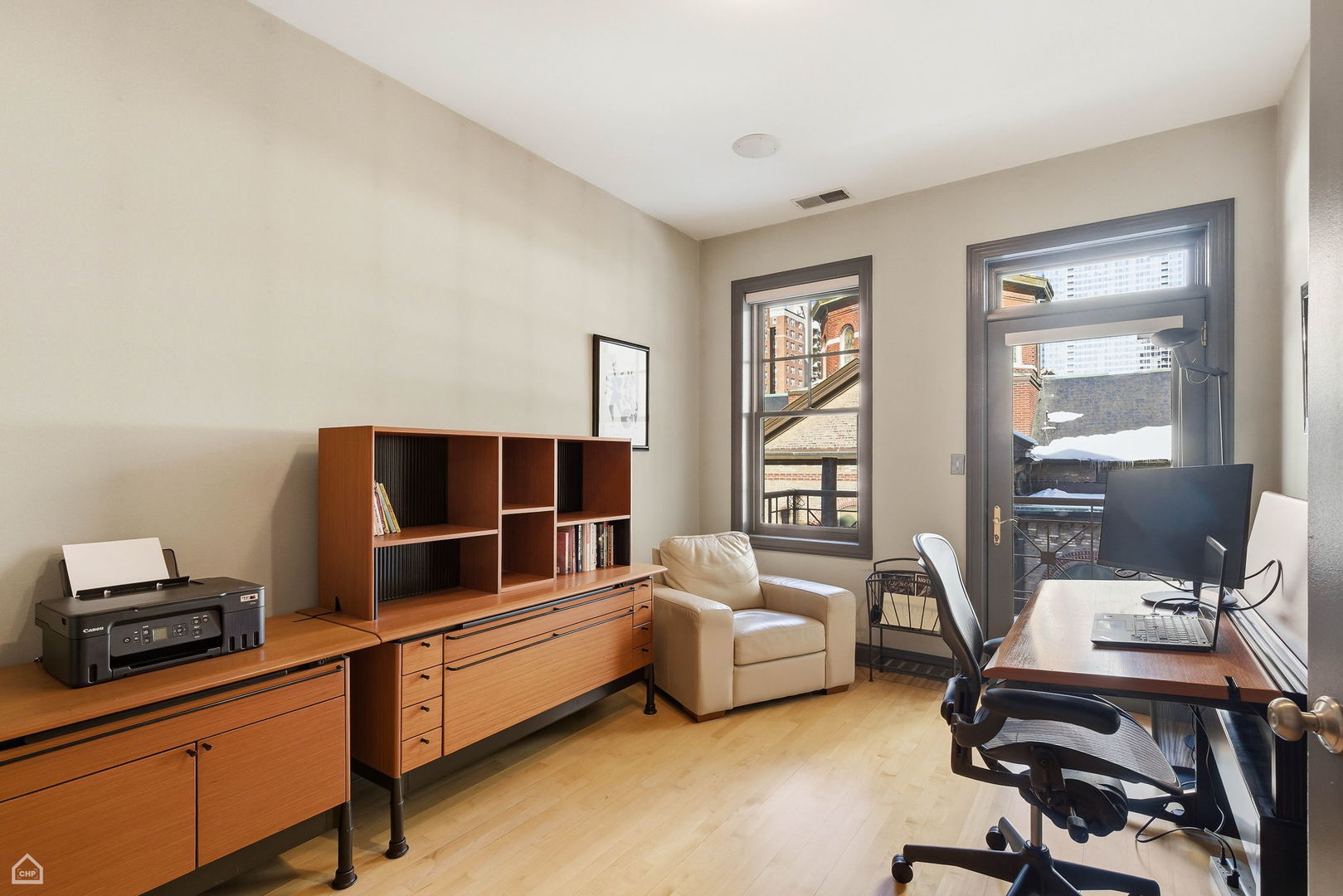 120 West Oak Street, Unit 4D Chicago, IL 60610 - Photo 11 of 18 a room with furniture and a window
